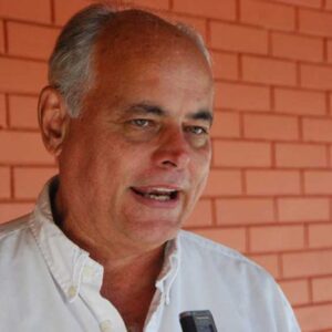 Se sigue aclarando el panorama político carabobeño: Julio Castillo retira su nombre como precandidato a la gobernación en favor de Scarano