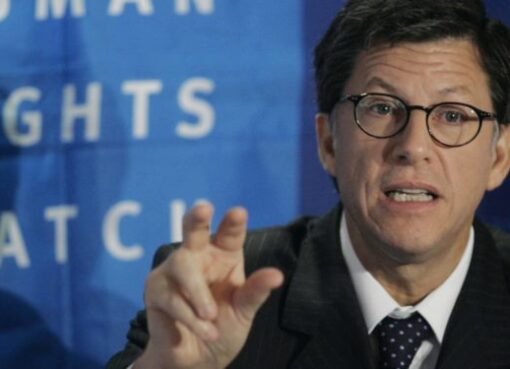 José Miguel Vivanco de HRW denuncia: “La democracia en El Salvador está al borde del abismo”