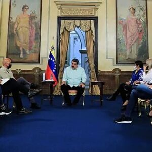 Retoman el diálogo en México Maduro y la oposición