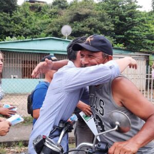 Carlos Luis Pérez: El futuro alcalde de Guanare en contacto con la gente de los barrios Medero y 5 de julio