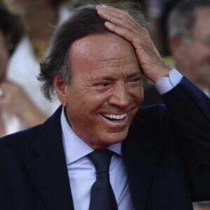 Investiga Departamento del Tesoro: Empresas fantasma esconden el imperio inmobiliario de Julio Iglesias