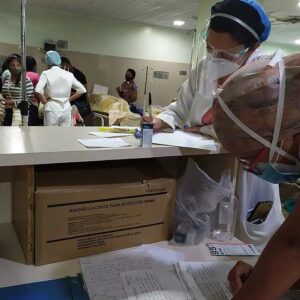 El país de la crisis hospitalaria Venezuela: «Los pacientes vienen con su propio algodón»