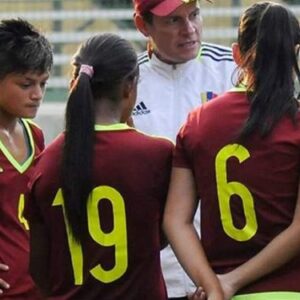 Escándalo deportivo: Selección vinotinto de futbol femenino acusan al entrenador Kenneth Zsemeta de acoso sexual