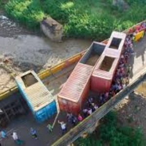 Por fin: Se confirma retiro de containers que matienen bloqueada la frontera binacional entre Colombia y Venezuela