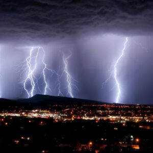 Otra vez sin electricidad Maracaibo y San Fco: Lluvia, fuertes vientos y rayos sobre la ciudad