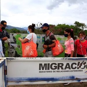 Colombia: Levantan medida de pico y cédula para acceso fronterizo con Venezuela