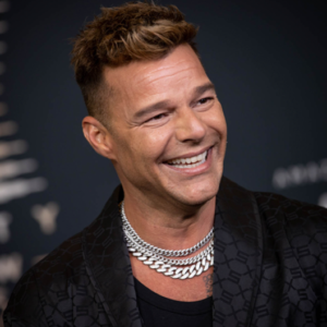 Asegura Ricky Martin que: “No me he hecho nada en la cara” Ver vídeo