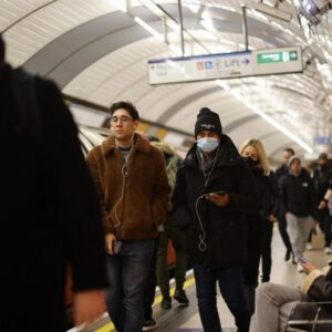 Europa se cierra para protegerse de variante del Covid-19 detectada en Suráfrica