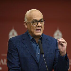 «Es imposible que nos arrebaten la derrota»: el error de Jorge Rodríguez en el cierre de campaña