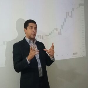 Expertos prevén que a mediados de 2022 el petróleo superará barrera de los 100 dólares