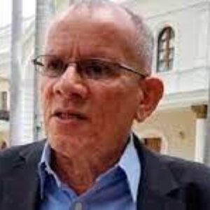 Barinas: Dirigente opositor Argenis Castillo arremete contra Adolfo Superlano en plena vía pública