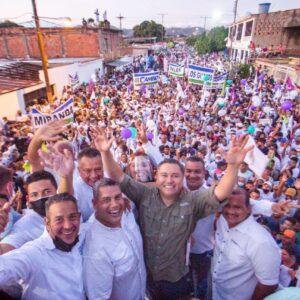 Marea de la Esperanza Bertucci cerró campaña en Zona Sur de Valencia: «El cambio está en sus manos «Miles de carabobeños y 14 partidos acompañaron al candidato