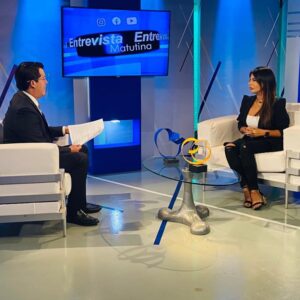 Caracas: Entrevista matutina a analista político Indira Urbaneja