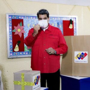 Cumpliendo lo anunciado: Maduro invita a los tres gobernadores opositores a trabajar de la mano con él