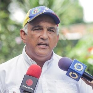 #EleccionesVenezuela Candidato del G4 a la Gobernación en Bolívar denuncia irregularidades en los centros de votación