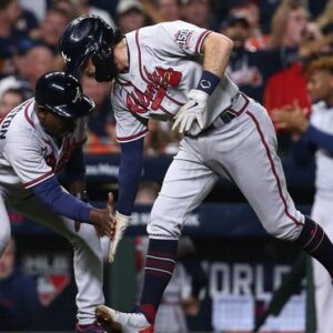 Béisbol de Grandes Ligas: Los Bravos de Atlanta ponen fin a 26 años sin título de la Serie Mundial