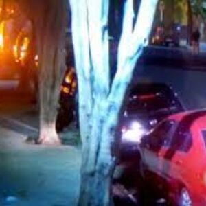 “Expresión de intolerancia”: entidades periodísticas condenaron ataque incendiario contra sede de El Clarín en Argentina