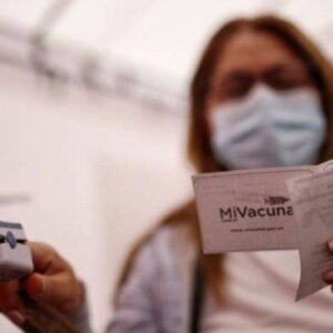 Colombia: Desde el 14 de diciembre los viajeros mayores de 18 años deberán certificar su esquema de vacunación