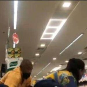 Aragua: Balacera a las afueras de supermercado en Cagua genera pánico Vea vídeos