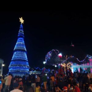 Zulia: Por primera vez el Alcalde Jorge Nava enciende el árbol de navidad en el municipio Miranda