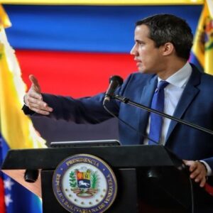 Juan Guaidó insiste en «solución negociada» para Venezuela en Cumbre de las Democracias