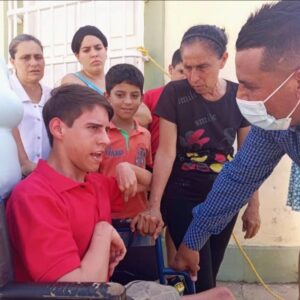Zulia: Alcalde de Miranda Jorge Nava, supervisa trabajos de rehabilitación de fachadas de viviendas en el casco histórico de Los Puertos de Altagracia.