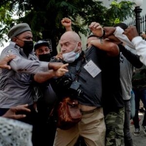 Cuba: Aprieta las tuercas al periodismo independiente y el internet hace más difícil la censura