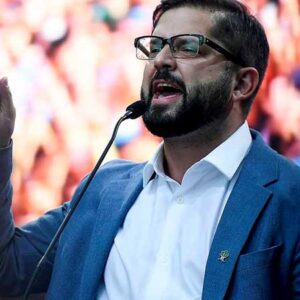 Sobre el vídeo donde aparece Presidente electo de Chile: «VIDEO NO MUESTRA A GABRIEL BORIC DROGÁNDOSE EN EL PARQUE, SINO LA AGRESIÓN QUE SUFRIÓ EN EL 2019»