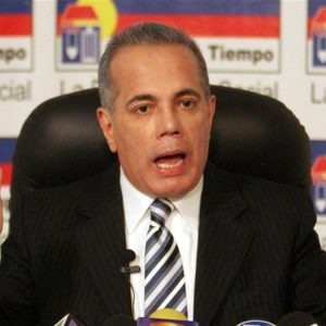 Sobre un posible referendo Manuel Rosales responde: “Voy a fijar posición porque he dicho que no creo más en pajaritos volando”.