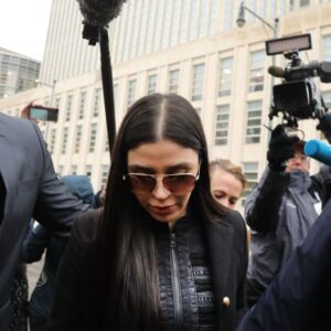 Las 13 reglas para la esposa del Chapo al salir de prisión: Emma Coronel debe buscar trabajo y no tener armas