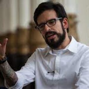 Exdiputado Miguel Pizarro: «Más de tres millones de inmigrantes están en situación irregular»