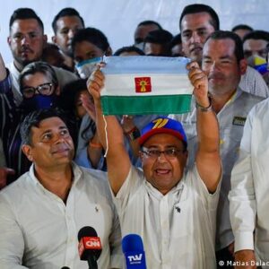 Opinión: Oposición logró derrotar a la Dinastía   Chávez al evitar dispersión del voto, Por Eugenio Martínez