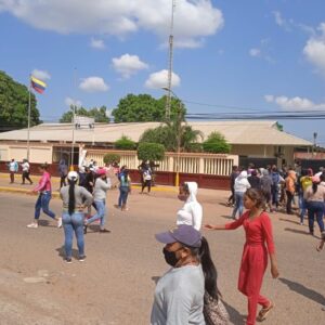Zulia: Protestan en Lossada por abuso de autoridad de la GNB contra menores de edad