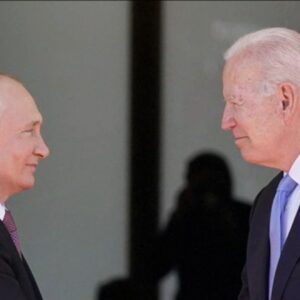 Tensión: Biden advierte por teléfono a Putin que «EEUU le impondrá un coste severo a Rusia» y el Kremlin habla de «histeria»