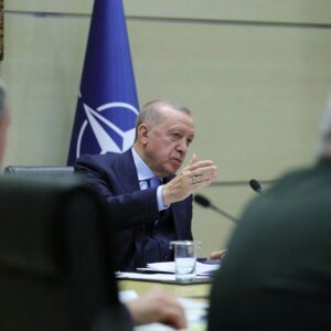 Turquía cerró el paso al mar Negro a los buques militares de Rusia y Ucrania
