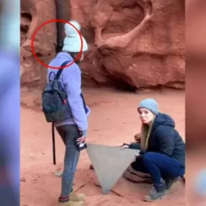 Interesante video muestra una extraña criatura justo al lado del monolito de Utah