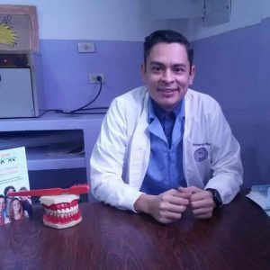 Dirección Regional de Salud de Portuguesa suspende por razones políticas a funcionario publico ejemplar y odontólogo Carlos Luis Pérez