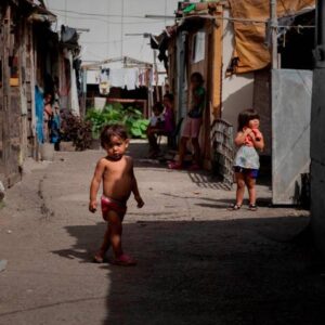 Caracas opulenta por un lado y con niños desnutridos por el otro