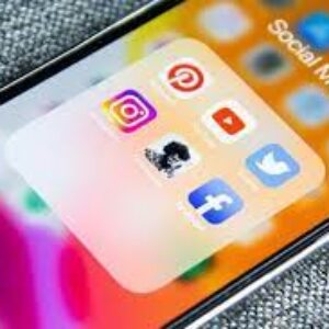 Unesco: Las redes sociales son una ‘amenaza existencial’ para los medios de comunicación tradicional