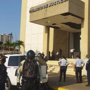 Donde ronca el hampa no hay autoridad con reumatismo: Lanzan granada a Tribunales en Maracaibo Escuche audio del presunto autor