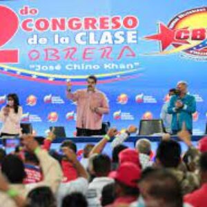 Medio petro pa´ todo mundo: Maduro ajustó el salario  