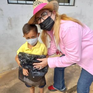 Gobierno Bolivariano entregó más de 4 mil kits de uniformes y útiles escolares en el municipio Jesús Enrique Lossada