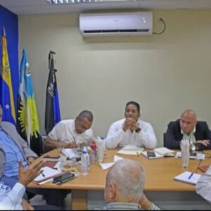 Legislador José Javier Barboza junto a la los alcaldes de la Costa Oriental del lago sostuvieron una reunión  para evaluar la crisis del agua