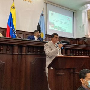 A trabajar que llegó Rosales…