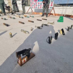 La FANB del Zulia desmantela en Catatumbo campamento TANCOL con drogas, explosivos y armamento.