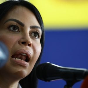 Eramos muchos y parió la abuela: También Delsa Solórzano admite «Yo sí quiero ser presidenta de la República»