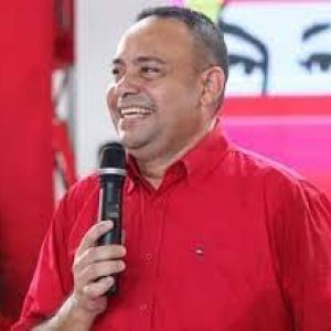 Opinión: Gobernador Primitivo Cedeño tiene guardado 13 Yutong y no están al servicio del pueblo, Por Edward Rodríguez