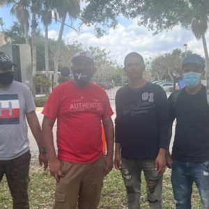 Y siguen llegando: Migrantes venezolanos que caminaron a Estados Unidos durmieron en Doral Park