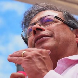Colombia: ‘Fico’ pisa los talones a Petro y se irían juntos a segunda vuelta, según nueva encuesta