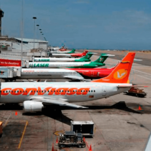 Para los que se ufanan de que mejoró el turismo: Monopolio y poca oferta de conexiones aéreas internacionales elevan costos de viajes
